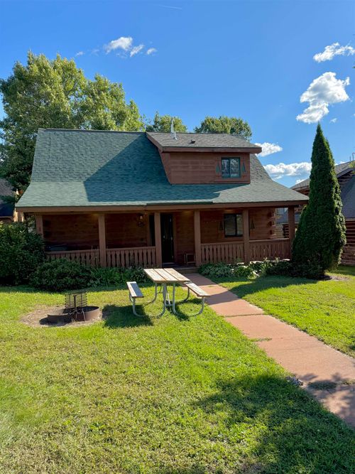 714 Skatepark Ct, WARRENS, WI, 54666-6712 | Card Image