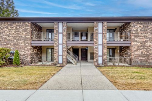 29846 Utica Rd, Roseville, MI, 48066-4664 | Card Image