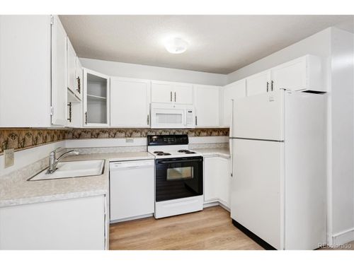apt-12a-350 S Clinton St, Denver, CO, 80247-1241 | Card Image