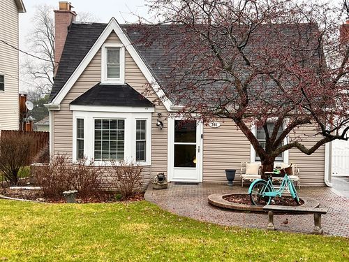 1N261 Stacy Ct, Glen Ellyn, IL, 60137-3731 | Card Image