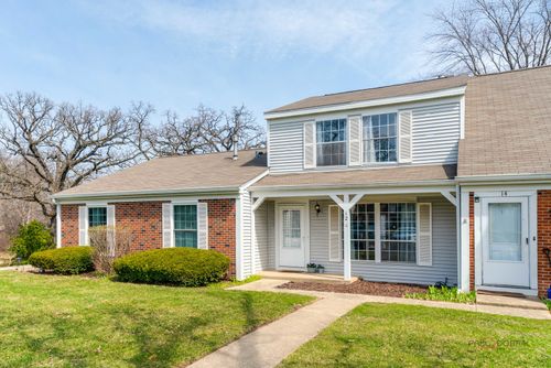 12 Oak Valley Dr, Cary, IL, 60013-1541 | Card Image