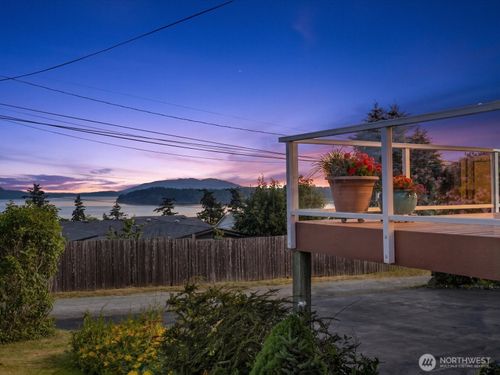 3420 W 3rd St, Anacortes, WA, 98221-1217 | Card Image