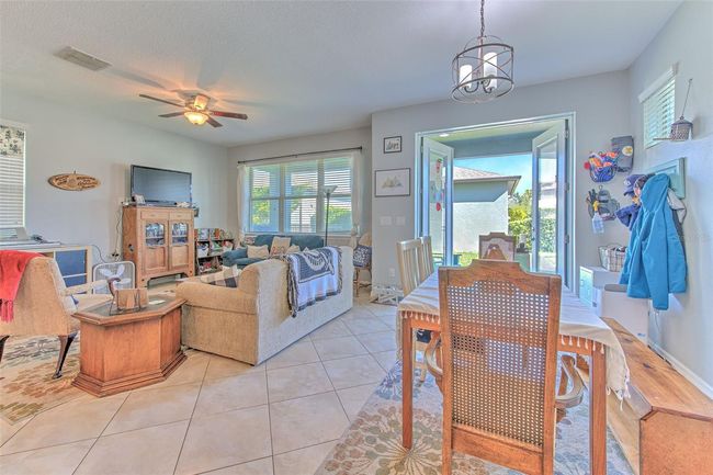 5705 Village Center Dr, House other with 4 bedrooms, 3 bathrooms and null parking in Lithia FL | Image 19