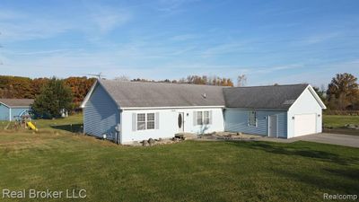 4244 Pratt Avenue, Home with 3 bedrooms, 2 bathrooms and null parking in Burton MI | Image 2