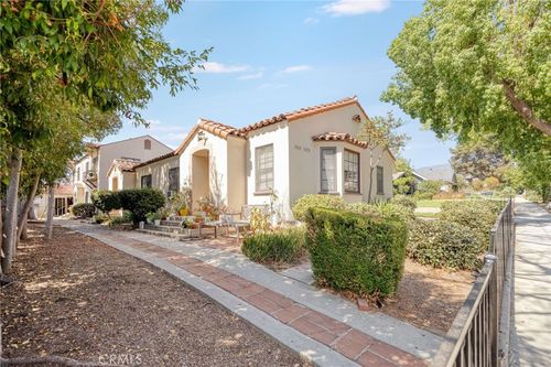 1375 N Mentor Ave, Pasadena, CA, 91104-2425 | Card Image