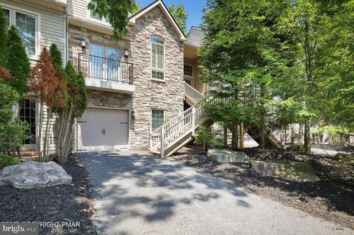 9 Wildbriar Ct, LAKE HARMONY, PA, 18624 | Card Image