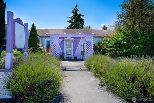 243 W Washington St, Sequim, WA, 98382-3339 | Card Image
