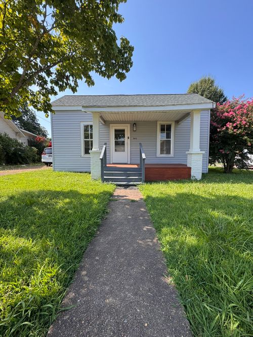 805 E Todd St, Union City, TN, 38261-2546 | Card Image