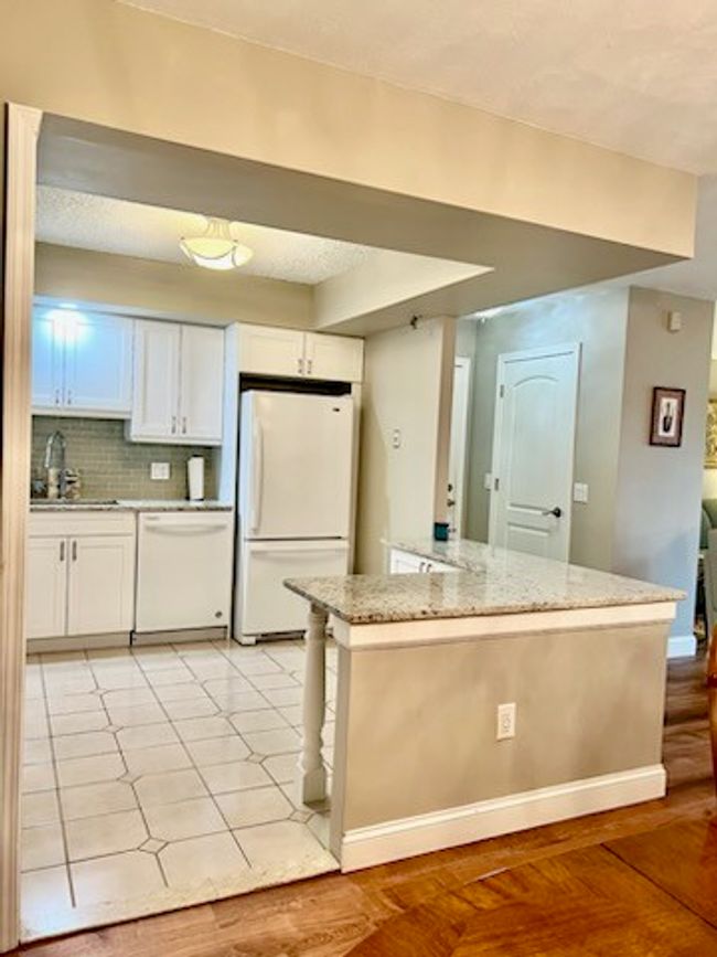 APT-106 - 200 Hoffman Ave, Condo with 2 bedrooms, 2 bathrooms and 3 parking in Cranston RI | Image 5