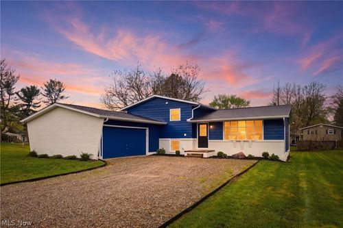 8621 Morrilton Cir Nw, North Canton, OH, 44720 | Card Image