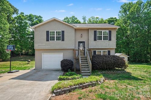 2056 Redberry Ln, Conover, NC, 28613-8140 | Card Image