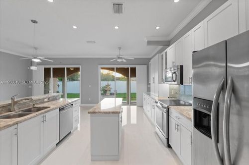 16640 Nw 86th Ct, Miami Lakes, FL, 33016-6184 | Card Image