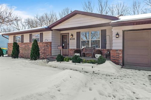 608 Autumn Dr, Flushing, MI, 48433-1900 | Card Image
