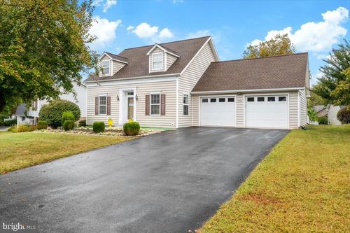 110 Artisan Way, MARTINSBURG, WV, 25401-2956 | Card Image