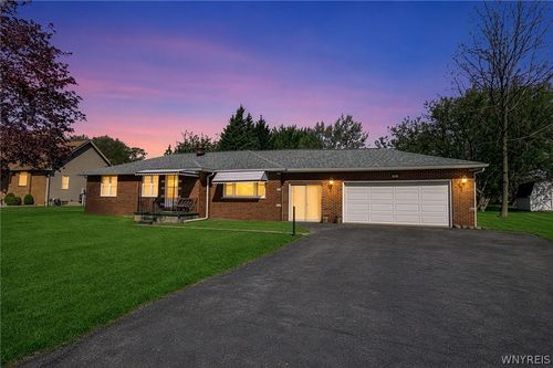 8130 Packard Rd, Niagara Falls, NY, 14304-1444 | Card Image