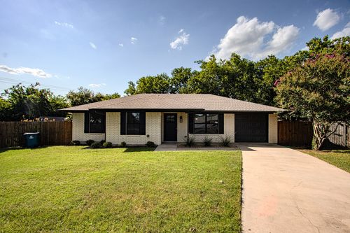 815 Steve Ct, Sanger, TX, 76266-5000 | Card Image