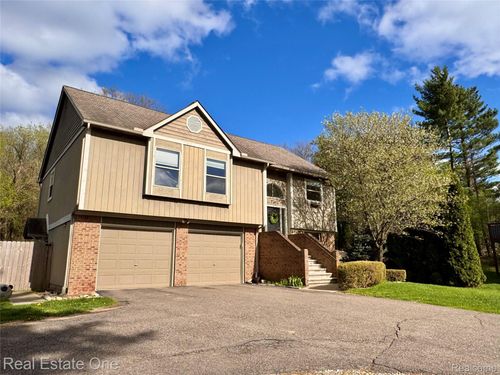 1345 S Milford Rd, Milford, MI, 48381-2770 | Card Image