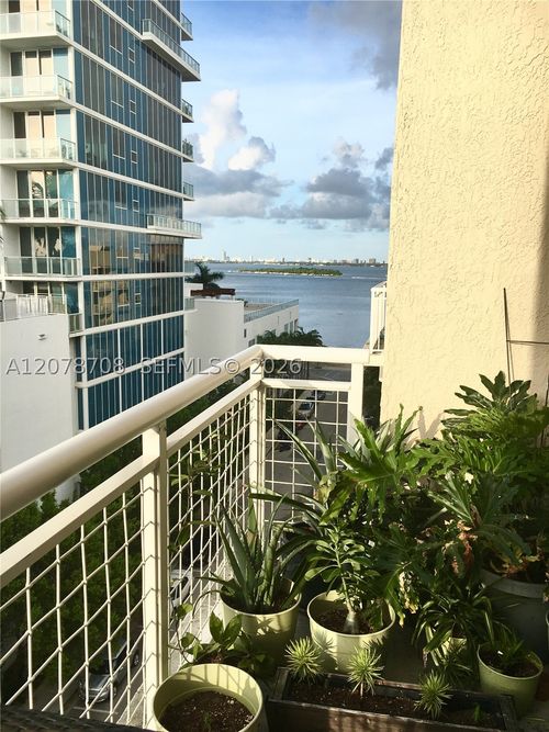 2604-2001 Biscayne Blvd, Miami, FL, 33137-5022 | Card Image
