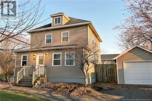 114 Pleasant St, Moncton, NB, E1A2V2 | Card Image