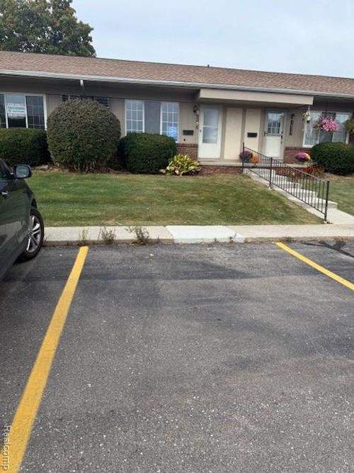 3-25325 Potomac Dr, South Lyon, MI, 48178-1082 | Card Image
