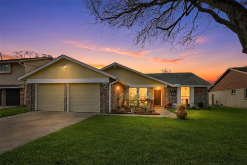 10111 Hibernia Dr, Houston, TX, 77088-2118 | Card Image