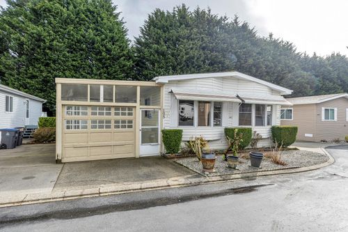 105-2062 King George Blvd, Surrey, BC, V4A5A2 | Card Image