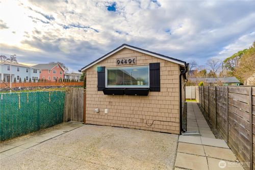 c-9449 5th Ave Sw, Seattle, WA, 98106-3007 | Card Image