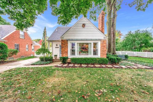 32361 Arlington Dr, Beverly Hills, MI, 48025-4219 | Card Image