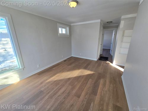 7399 Gronow, Center Line, MI, 48015-1844 | Card Image