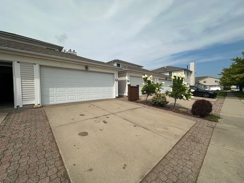 12 Yotzonot Dr, Bloomington, IL, 61704-8199 | Card Image