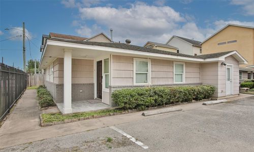 b-4331 Marina St, Houston, TX, 77007-2340 | Card Image
