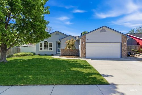 1027 W Bird Ave, Nampa, ID, 83686-8161 | Card Image