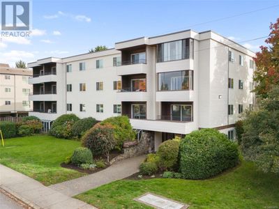 205 - 1571 Mortimer St, Condo with 2 bedrooms, 1 bathrooms and 1 parking in Victoria BC | Image 2