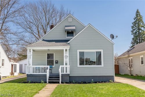 559 Essex St, Akron, OH, 44306-3258 | Card Image