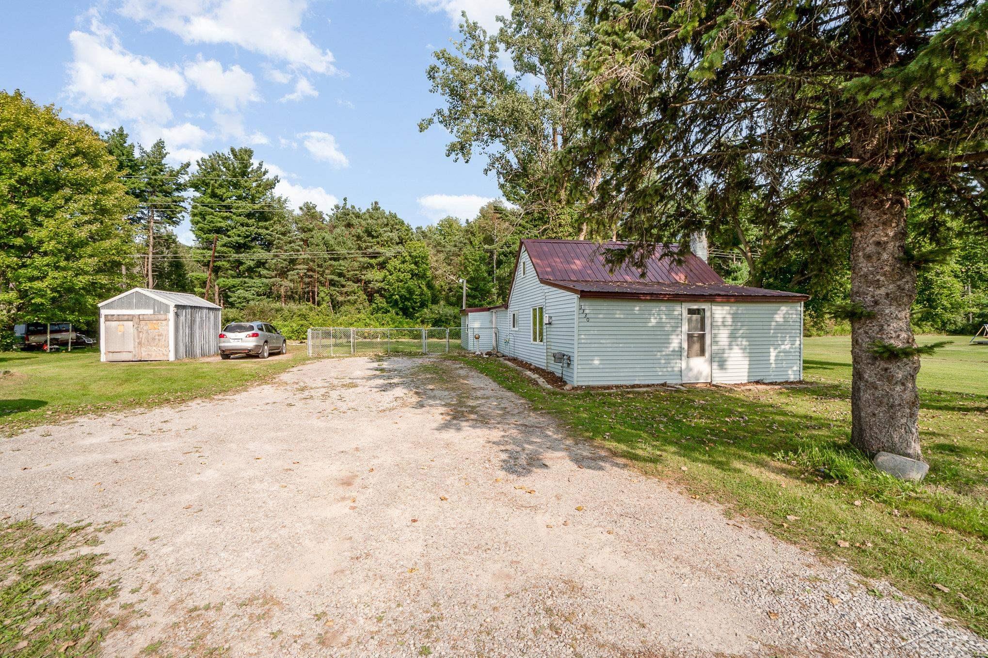 Huron Rd, Pinconning, MI 48650