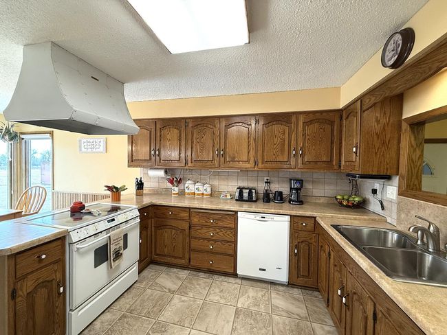 Kitchen | Image 22
