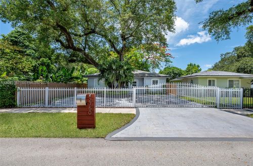 2750 Nw 170th St, Miami Gardens, FL, 33056-4439 | Card Image