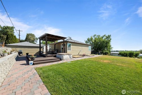 111 Fairview Pl, Ephrata, WA, 98823-1868 | Card Image