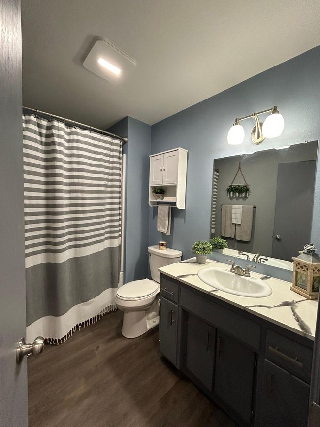 Bathroom Full, Upper Level | Image 20