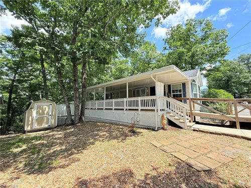 438 Dogwood Cir, Traphill, NC, 28685-9180 | Card Image