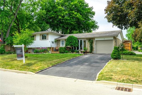 82 Turnbull Road, Dundas, ON, L9H3W9 | Card Image