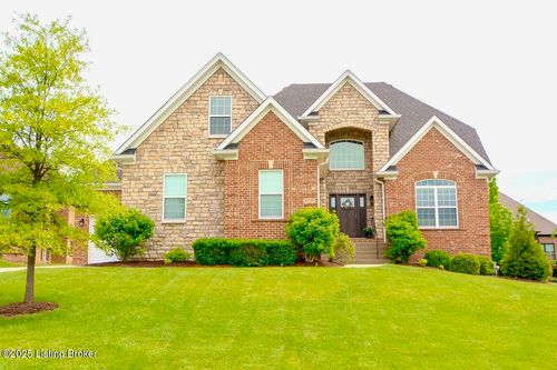 18705 Weymuth Ln, Louisville, KY, 40245-6301 | Card Image
