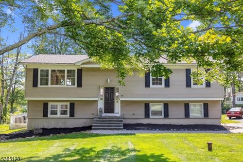 26 Robert St, Flanders, NJ, 07836-9713 | Card Image