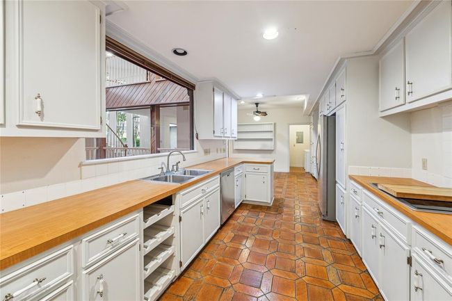 APT-80 - 201 Vanderpool Ln, Townhouse with 4 bedrooms, 6 bathrooms and 2 parking in Houston TX | Image 11
