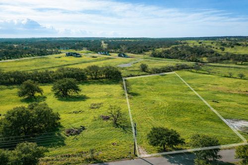 598 Central Rd, Weatherford, TX, 76088-8745 | Card Image