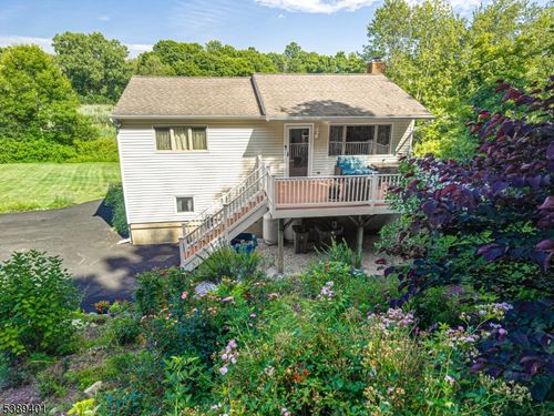 8 Pond Dr, Highland Lakes, NJ, 07422-1108 | Card Image