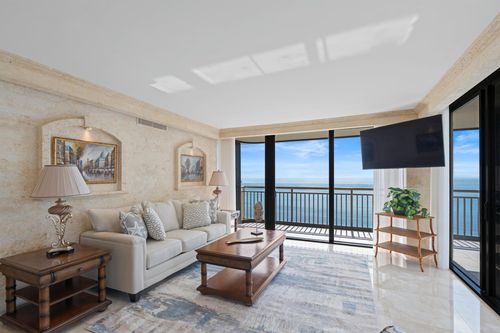 apt-2002-3400 N Ocean Dr, Riviera Beach, FL, 33404-3279 | Card Image