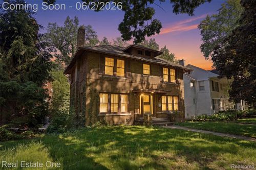 8606 Hendrie Blvd, Huntington Woods, MI, 48070-1620 | Card Image