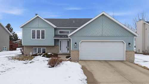 2819 33rd St S, Fargo, ND, 58103-7818 | Card Image