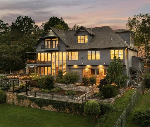 381 E View Drive, Chattanooga, TN, 37404 | Card Image